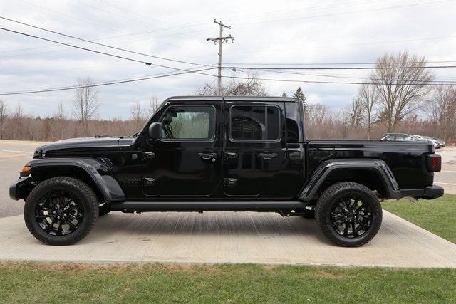 new 2025 Jeep Gladiator car, priced at $42,742