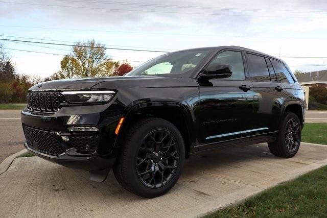 new 2025 Jeep Grand Cherokee car, priced at $58,837
