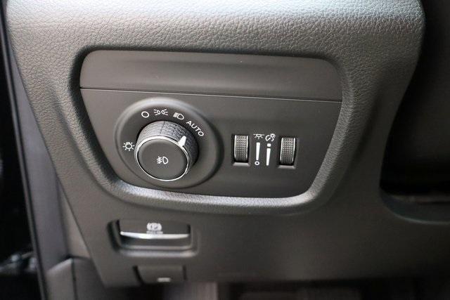 new 2025 Jeep Grand Cherokee car, priced at $58,837