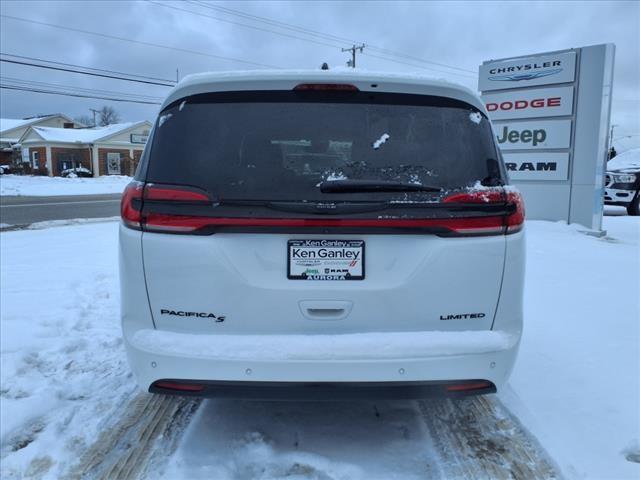 new 2024 Chrysler Pacifica car, priced at $43,585