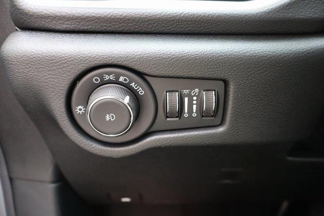 new 2025 Chrysler Pacifica car, priced at $41,551