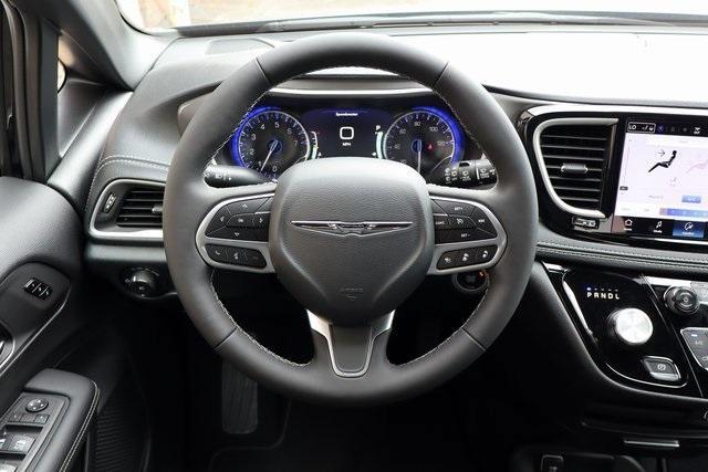 new 2025 Chrysler Pacifica car, priced at $41,201