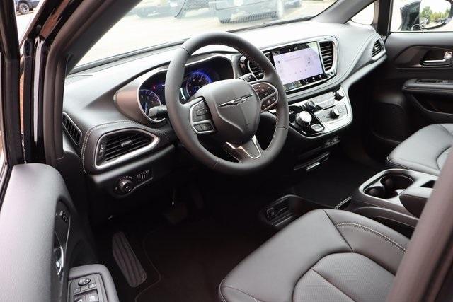 new 2025 Chrysler Pacifica car, priced at $41,201