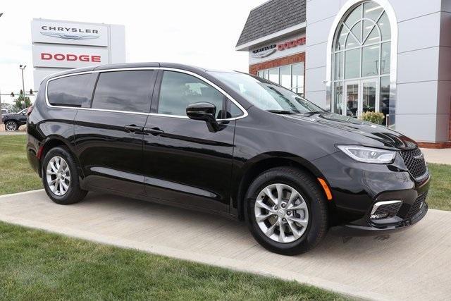 new 2025 Chrysler Pacifica car, priced at $41,201