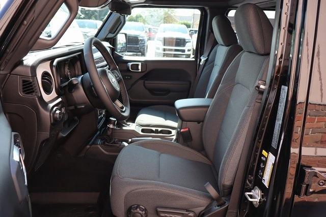 new 2025 Jeep Wrangler car, priced at $49,401