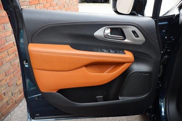 new 2025 Chrysler Pacifica car, priced at $56,372