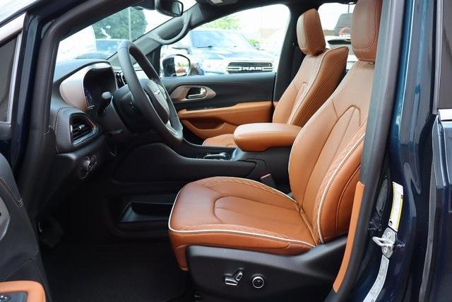 new 2025 Chrysler Pacifica car, priced at $56,372
