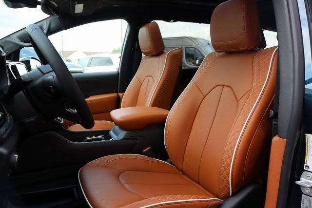 new 2025 Chrysler Pacifica car, priced at $56,372