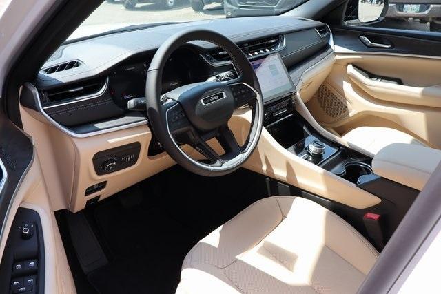 new 2025 Jeep Grand Cherokee car, priced at $50,064