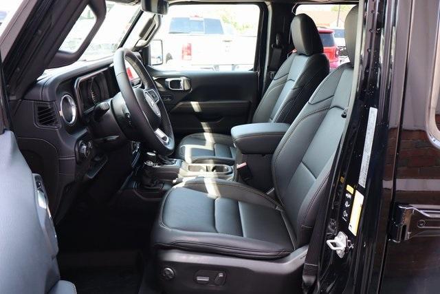 new 2025 Jeep Wrangler car, priced at $53,503