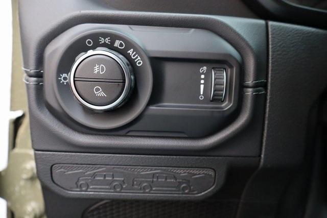 new 2025 Jeep Gladiator car, priced at $45,687