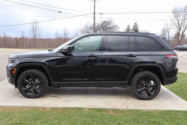 new 2025 Jeep Grand Cherokee car, priced at $43,472