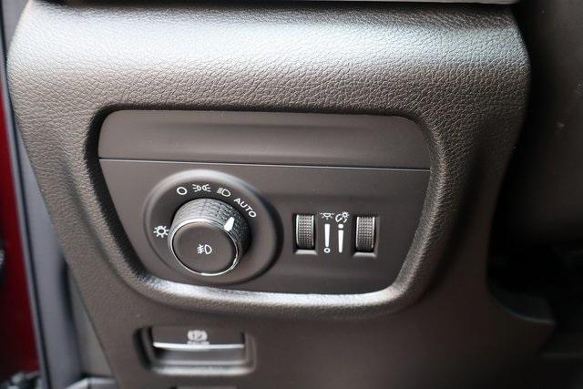 new 2025 Jeep Grand Cherokee car, priced at $43,431