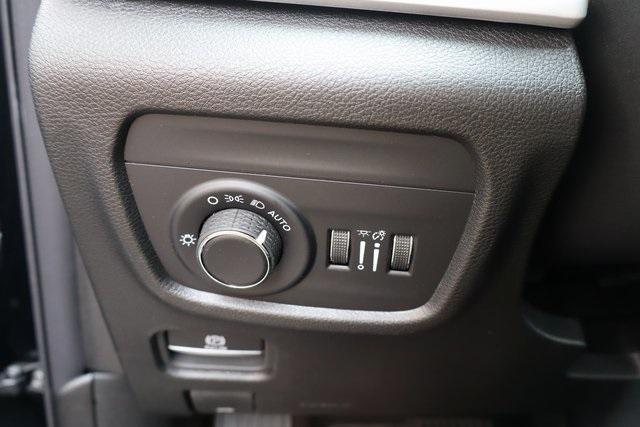 new 2025 Jeep Grand Cherokee car, priced at $42,576