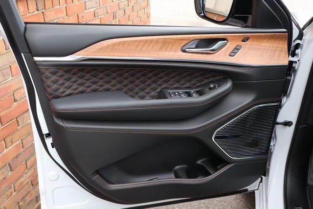 new 2025 Jeep Grand Cherokee car, priced at $67,422