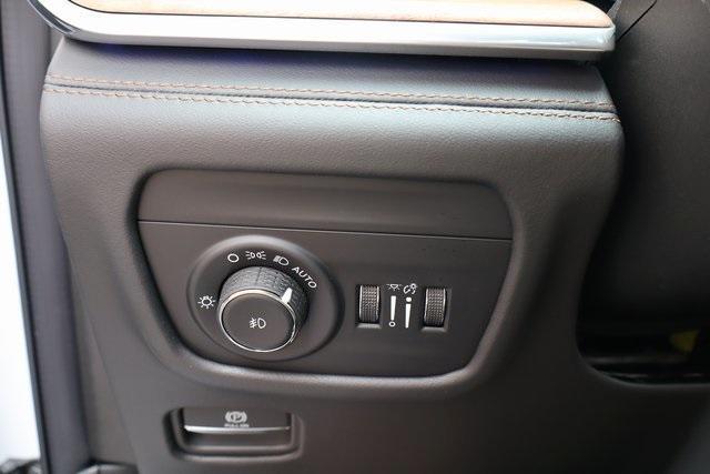 new 2025 Jeep Grand Cherokee car, priced at $67,422