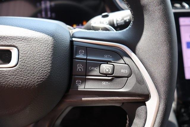 new 2025 Jeep Grand Cherokee car, priced at $50,570