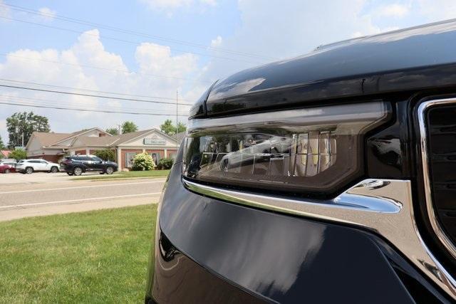 new 2025 Jeep Grand Cherokee car, priced at $50,570