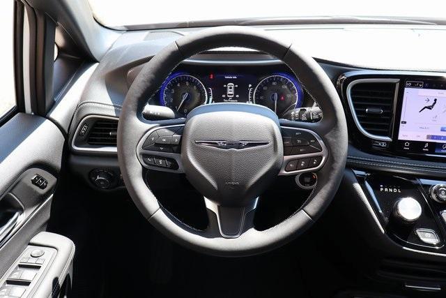 new 2025 Chrysler Pacifica car, priced at $41,347