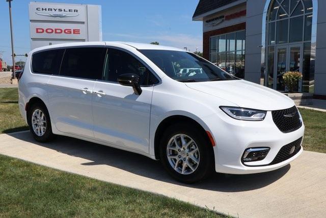 new 2025 Chrysler Pacifica car, priced at $41,347