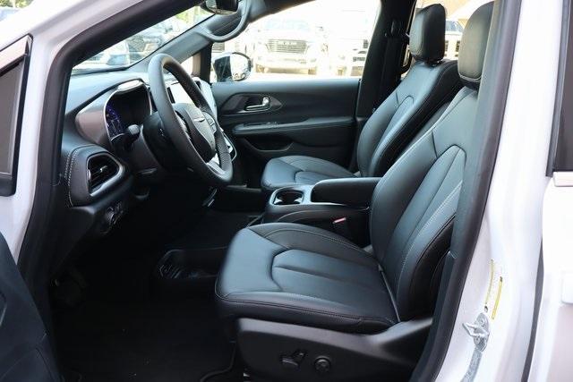 new 2026 Chrysler Pacifica car, priced at $42,817