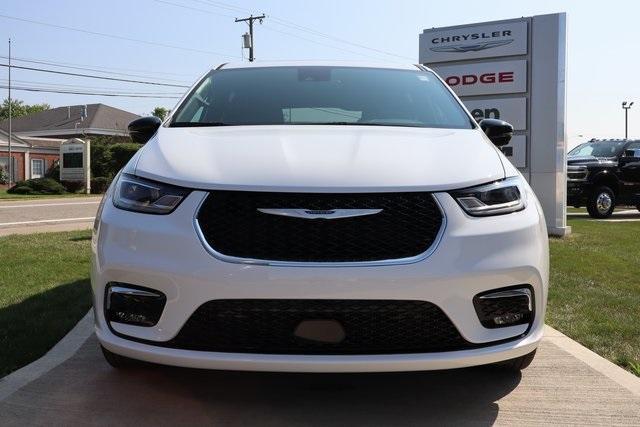 new 2026 Chrysler Pacifica car, priced at $42,817