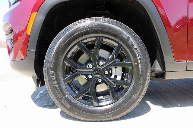new 2025 Jeep Grand Cherokee car, priced at $42,522