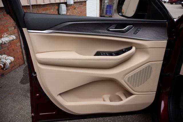 new 2025 Jeep Grand Cherokee car, priced at $48,391