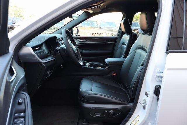 new 2025 Jeep Grand Cherokee car, priced at $42,895