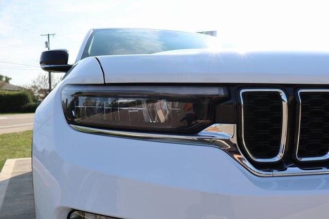 new 2025 Jeep Grand Cherokee car, priced at $42,895