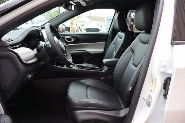 new 2025 Jeep Compass car, priced at $31,778