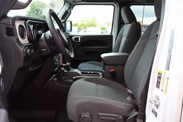 new 2025 Jeep Gladiator car, priced at $48,523