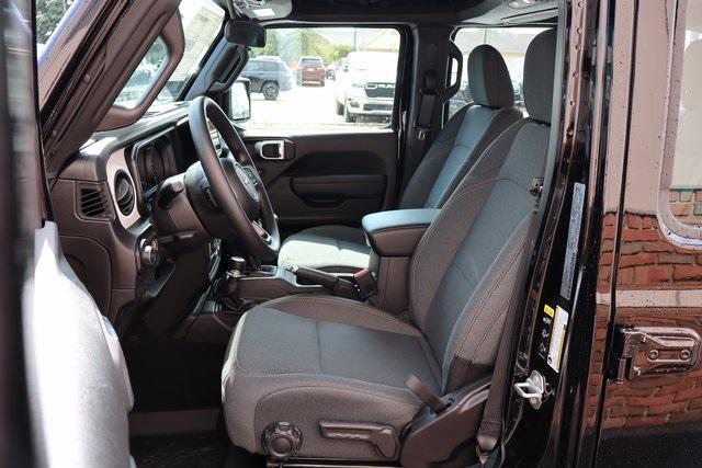 new 2025 Jeep Wrangler car, priced at $36,213