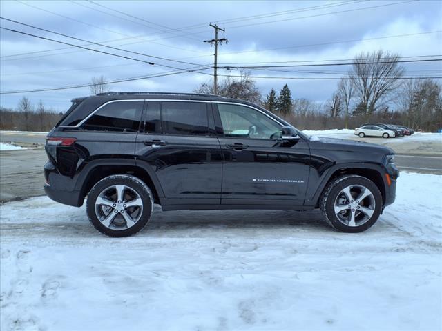 new 2024 Jeep Grand Cherokee car, priced at $43,890