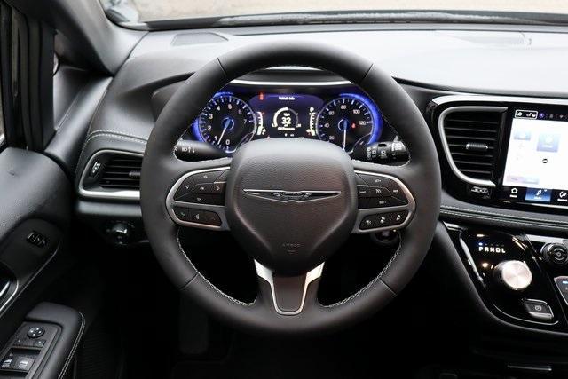 new 2026 Chrysler Pacifica car, priced at $43,646
