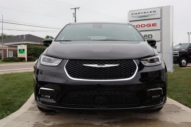 new 2026 Chrysler Pacifica car, priced at $43,646