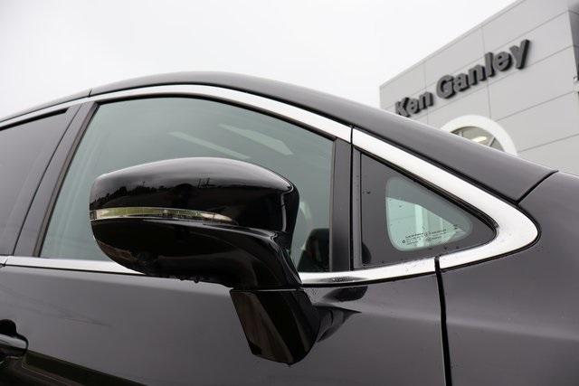 new 2026 Chrysler Pacifica car, priced at $43,646