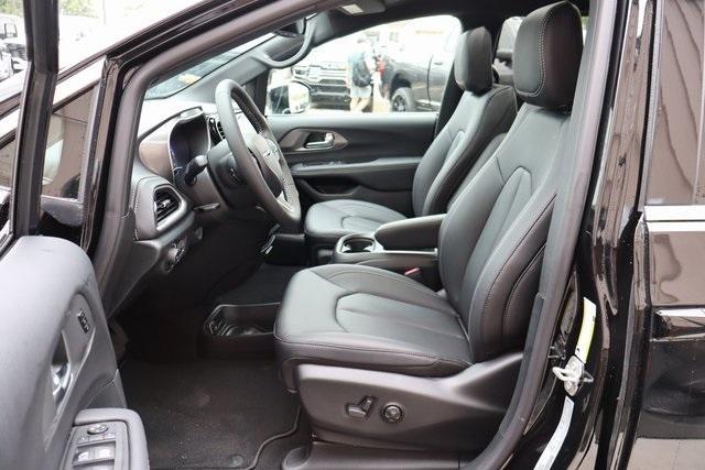 new 2026 Chrysler Pacifica car, priced at $43,646