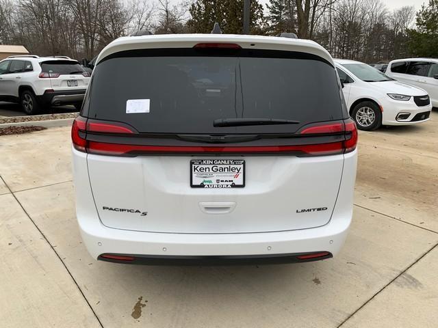 new 2024 Chrysler Pacifica car, priced at $47,713