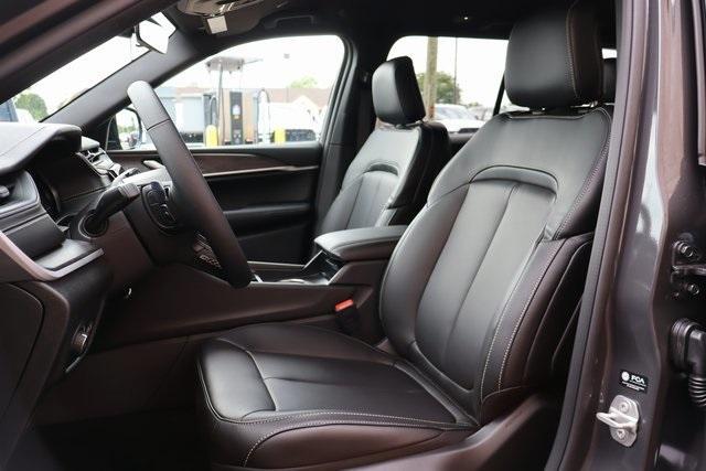 new 2025 Jeep Grand Cherokee car, priced at $43,431