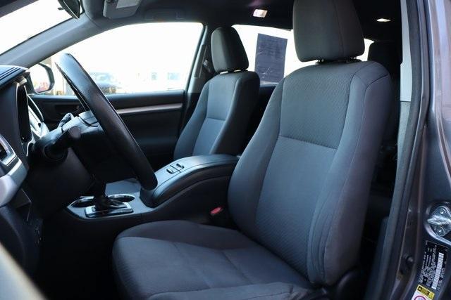 used 2015 Toyota Highlander car, priced at $14,900