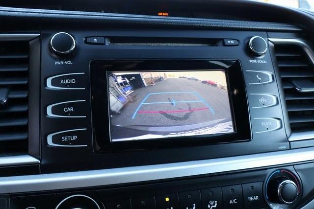 used 2015 Toyota Highlander car, priced at $14,900