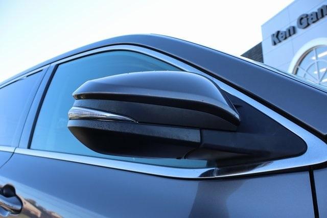 used 2015 Toyota Highlander car, priced at $14,900