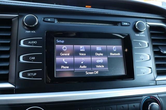 used 2015 Toyota Highlander car, priced at $14,900