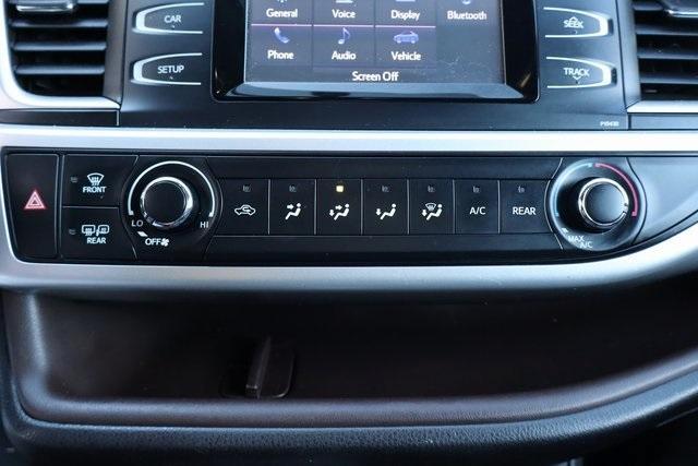 used 2015 Toyota Highlander car, priced at $14,900