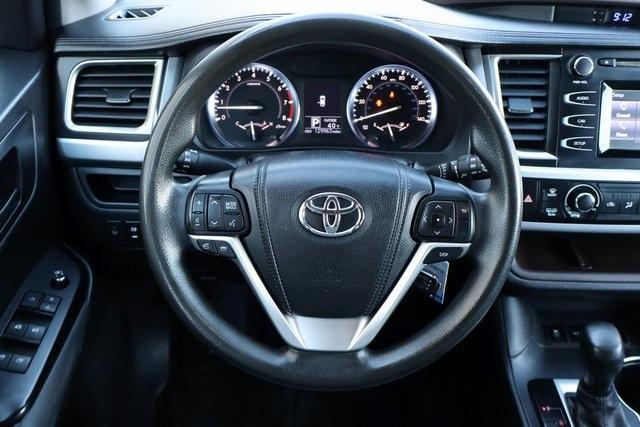 used 2015 Toyota Highlander car, priced at $14,900