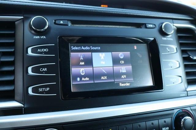 used 2015 Toyota Highlander car, priced at $14,900