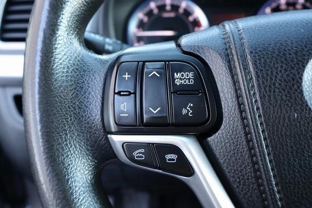 used 2015 Toyota Highlander car, priced at $14,900