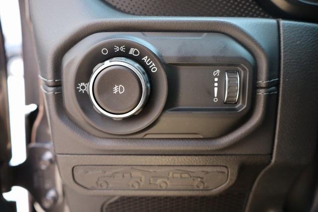 new 2025 Jeep Wrangler car, priced at $51,119