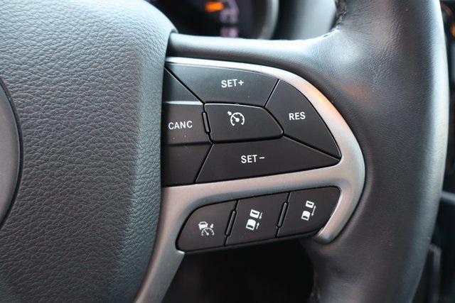 used 2020 Jeep Grand Cherokee car, priced at $27,900